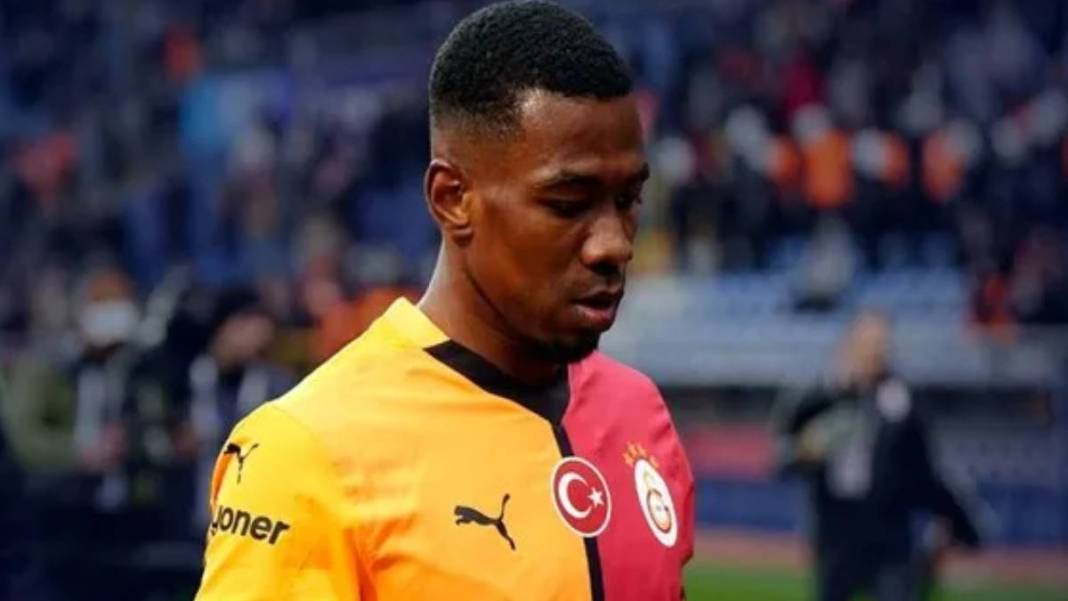 Galatasaray'da henüz imzası kurumamıştı! Okan Buruk Cuesta'nın yerine 2000'li yıldızı getiriyor. Hayırlı uğurlu olsun 3